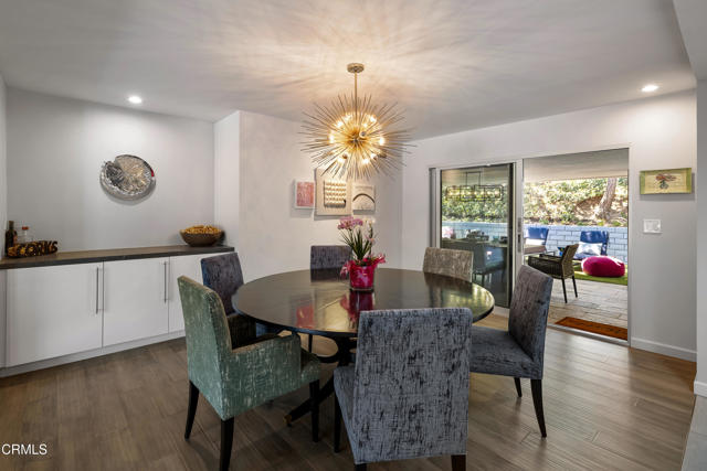 3351 Country Club Drive, Glendale CA: https://media.crmls.org/mediaz/538ba8e1-bf87-4ffe-84bf-f6452ceebe95.jpg