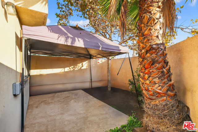 1503 E Gage Avenue, Los Angeles CA: https://media.crmls.org/mediaz/538bb49a-acc3-4cbc-9868-5fedf1f203a1.jpg