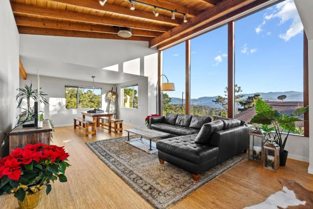 24735 Handley Drive, Carmel CA: https://media.crmls.org/mediaz/538bf524-af66-4157-8fb6-5efec20e0195.jpg