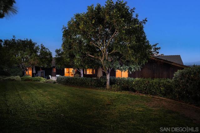 6346 Ridge Manor Avenue, San Diego CA: https://media.crmls.org/mediaz/538c8c30-7541-46f9-bb36-63d6c08204c7.jpg