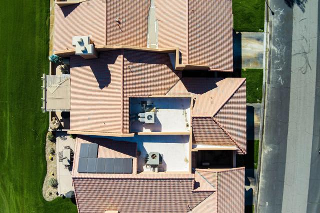 42498 Sand Dune, Palm Desert CA: https://media.crmls.org/mediaz/538d2335-a6a9-4571-bf06-d6a3bd0f9ab0.jpg