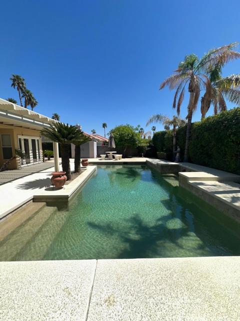77671 Barons Circle, Palm Desert CA: https://media.crmls.org/mediaz/538d27e1-51d8-4fe7-b253-2d588c4b631c.jpg