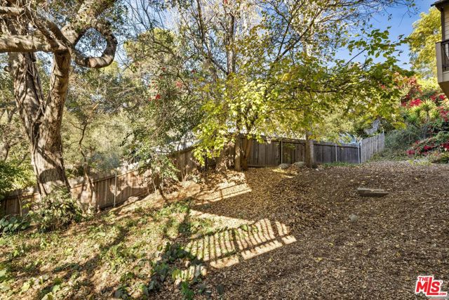 827 Cheltenham Road, Santa Barbara CA: https://media.crmls.org/mediaz/538d7530-d34e-474c-81f8-25bd08d86713.jpg