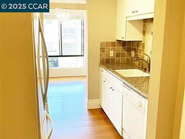 310 N Civic Drive, Walnut Creek CA: https://media.crmls.org/mediaz/538ea21f-975b-4392-83ec-0bb74ded076e.jpg