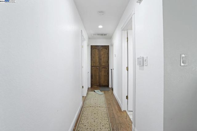 Image 11 of 47 For 16650 Von Sosten Road
