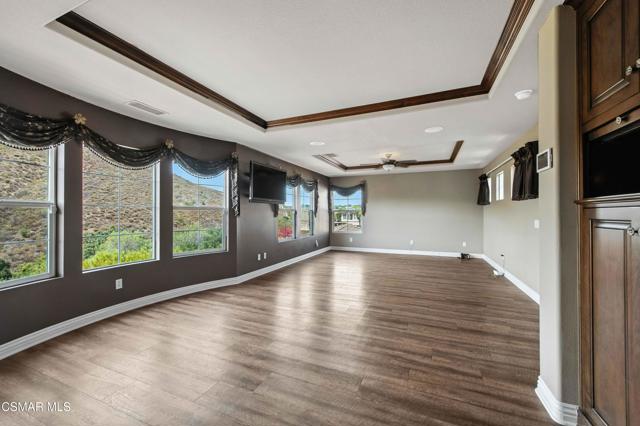 3194 Sunset Hills Boulevard, Thousand Oaks CA: https://media.crmls.org/mediaz/538eef58-002e-4e4a-8014-e647e4e7a842.jpg