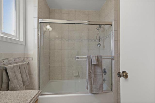 33 Escondido Avenue, San Francisco CA: https://media.crmls.org/mediaz/538f7f5e-63a6-4fce-a6d7-61d16a601611.jpg