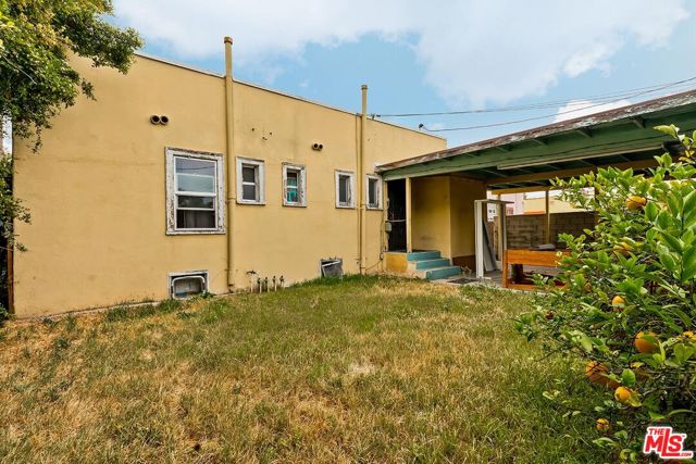 1844 Leighton Avenue, Los Angeles CA: https://media.crmls.org/mediaz/53902125-20c2-4088-8780-9cb2a8bf86fc.jpg