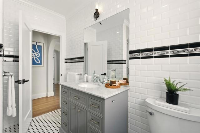 1260 Monterey Boulevard, San Francisco CA: https://media.crmls.org/mediaz/53902d0e-2a10-4b6d-80a8-54eca99982e8.jpg