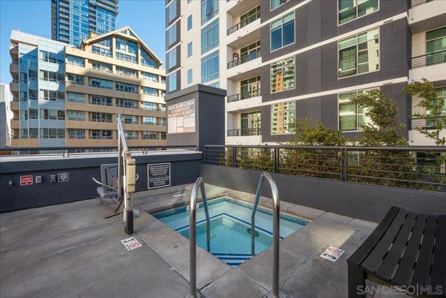 425 W Beech St, San Diego CA: https://media.crmls.org/mediaz/53927eca-56a2-4f1b-883c-189b50cf7d4a.jpg