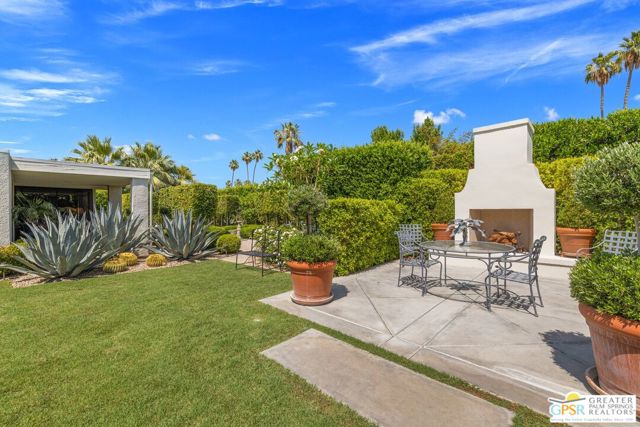 1860 Via Isla, Palm Springs CA: https://media.crmls.org/mediaz/5392b52d-6d0f-450c-8d34-6a76b1e5dc36.jpg