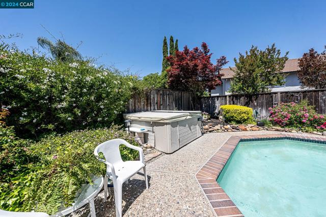 Image 49 of 59 For 604 Lomond Cir