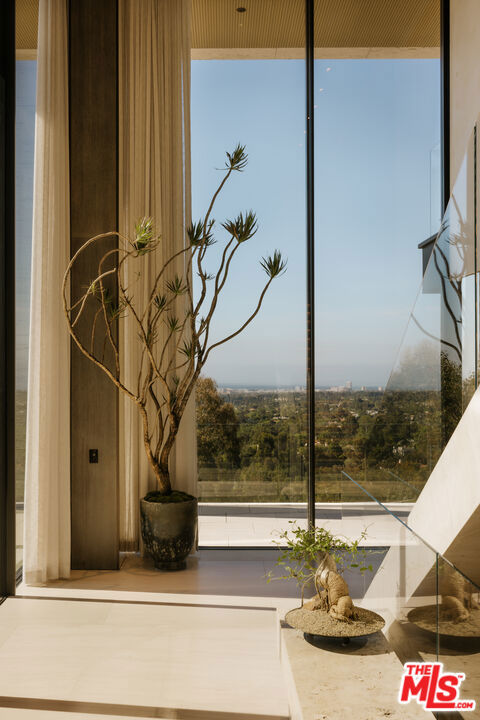 Drew Fenton | 684 Firth Avenue Los Angeles CA | MLS: 7726795