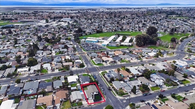 27707 La Porte Ave, Hayward CA: https://media.crmls.org/mediaz/5393f755-f985-4b92-8743-980964d2c905.jpg