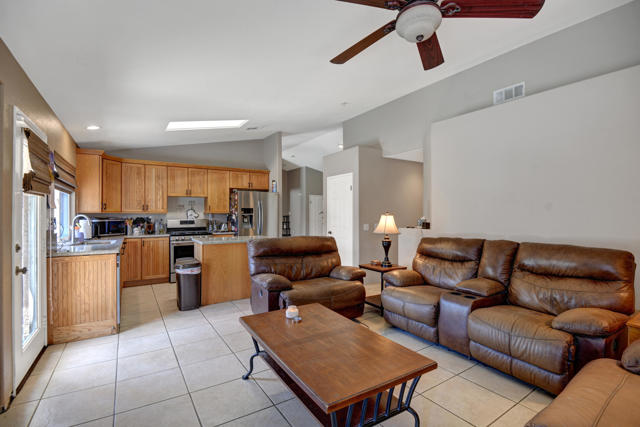 Image 6 of 18 For 45195 Sun Brook Lane