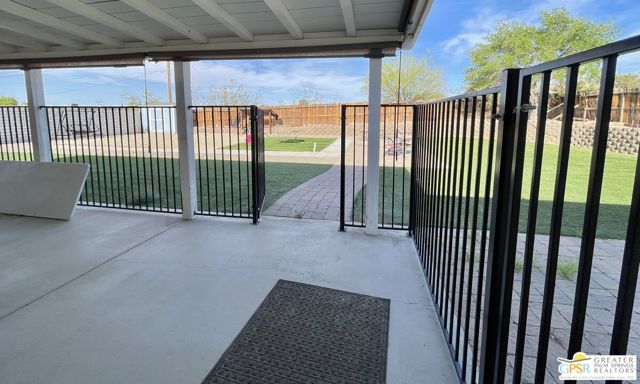 6937 Copper Mountain Road,  CA: https://media.crmls.org/mediaz/5394b974-bed4-45df-bccf-855288f92202.jpg