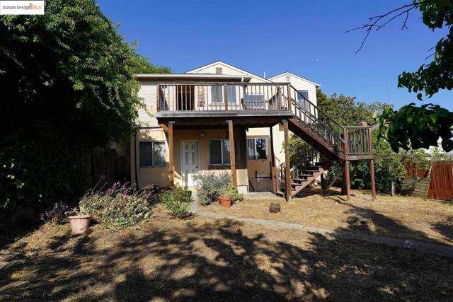 6084 Monterey AVE, Richmond CA: https://media.crmls.org/mediaz/539584f5-76ed-41c9-8fff-600a9bf10e5f.jpg