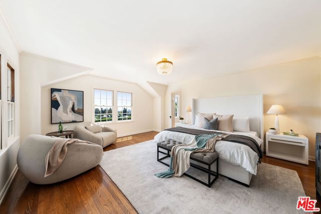 Drew Fenton | 220 Bentley Circle Los Angeles CA | MLS: 7377652