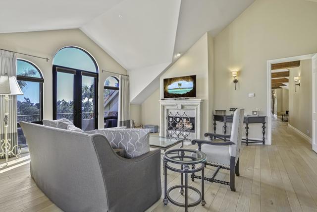 5305 La Crescenta, Rancho Santa Fe CA: https://media.crmls.org/mediaz/5396270b-ac98-4fac-b486-4ca6ea84c98c.jpg