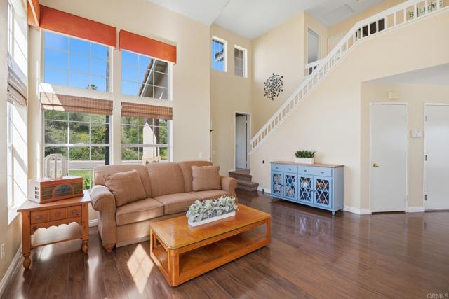 Detail Gallery Image 2 of 32 For 833 Bel Esprit Cir, San Marcos,  CA 92069 - 3 Beds | 2/1 Baths