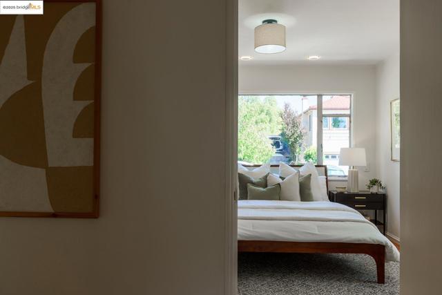 4191 Fruitvale, Oakland CA: https://media.crmls.org/mediaz/5396df76-c213-4073-bbc8-93c4a2b1c793.jpg