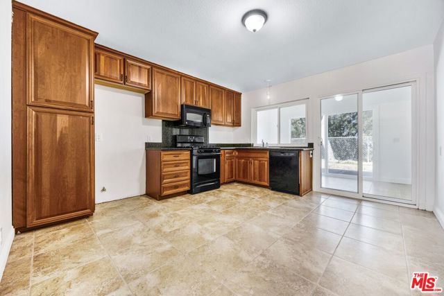23061 Via San Gabriel, Mission Viejo CA: https://media.crmls.org/mediaz/5396fbe7-7868-491e-aaff-38e5a55c7774.jpg