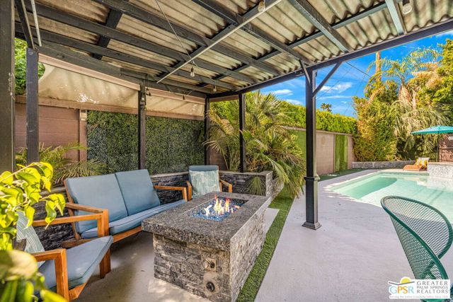 547 N Sunrise Way, Palm Springs CA: https://media.crmls.org/mediaz/53970148-ad24-4217-aca4-12f967dc466c.jpg