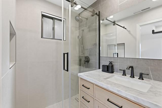 Image 31 of 36 For 999 Andover Way