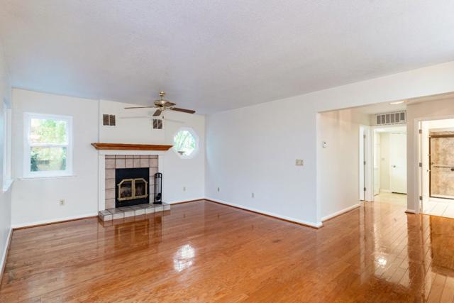 4200 Ciello Court, Cameron Park CA: https://media.crmls.org/mediaz/5397ea74-6050-475e-b812-9e2775589b74.jpg