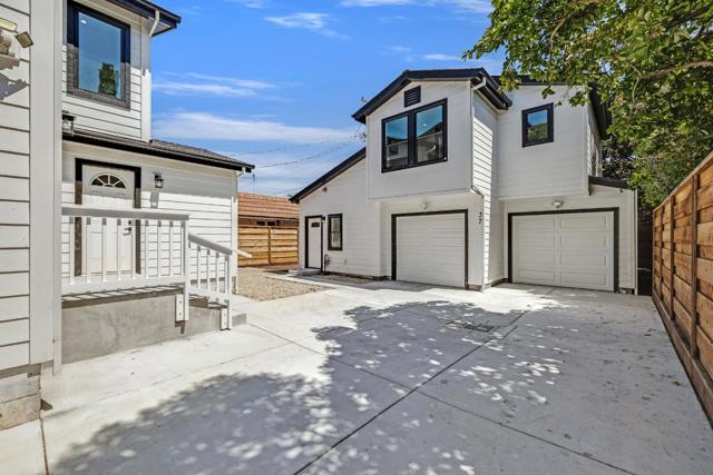 35 Arch Street, Redwood City CA: https://media.crmls.org/mediaz/539827ce-6528-4c53-b1a7-ba33463c3705.jpg