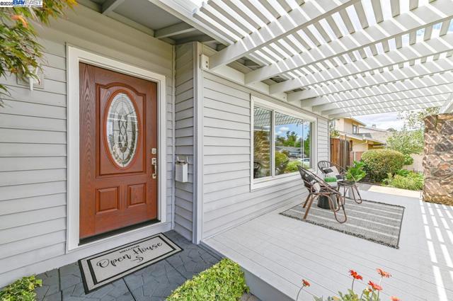 1047 Innsbruck St, Livermore CA: https://media.crmls.org/mediaz/5398aa1a-2bc1-468e-8feb-a9490bbc36b4.jpg