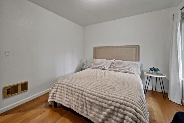3095 Marina Drive, Marina CA: https://media.crmls.org/mediaz/5398aa4c-e48c-4b63-b847-4ace47a9e9b1.jpg