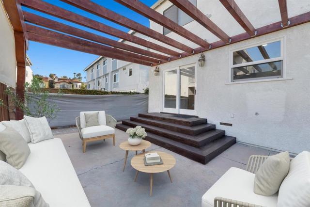 619 Beryl Street, Redondo Beach, California 90277, 4 Bedrooms Bedrooms, ,3 BathroomsBathrooms,Residential,For Sale,Beryl,ML82038630