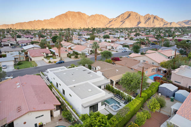 52085 Avenida Cortez, La Quinta CA: https://media.crmls.org/mediaz/53992465-7918-4db8-b7c5-a60d7ed5ee8c.jpg