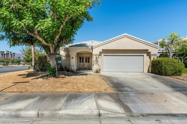 41995 Hemingway Court, Palm Desert CA: https://media.crmls.org/mediaz/53992f71-55de-4cdd-be4f-f529be88a4f9.jpg