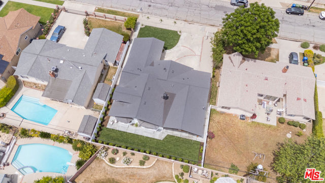 22250 Strathern Street, Canoga Park CA: https://media.crmls.org/mediaz/53993cd3-5da8-492f-b194-03272dcfb531.jpg