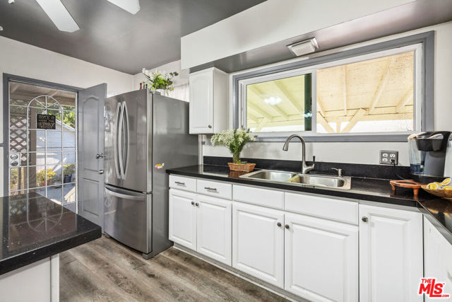 5184 Caspar Avenue, Los Angeles CA: https://media.crmls.org/mediaz/53995ef5-e976-49d8-a213-bf2696a2cb31.jpg