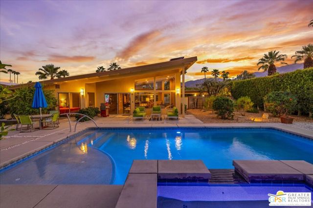 1554 E San Lucas Road, Palm Springs CA: https://media.crmls.org/mediaz/539a33f5-b10e-41fb-8425-713d5e1d3189.jpg