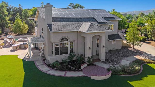 2173 Twisted Oak Ln Lane, Alpine CA: https://media.crmls.org/mediaz/539a366c-a98c-4382-935e-4beae974cb6c.jpg