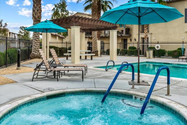 118 Paseo Bravo, Palm Desert CA: https://media.crmls.org/mediaz/539b3671-cf2d-4aa6-99e3-7b7573a55325.jpg