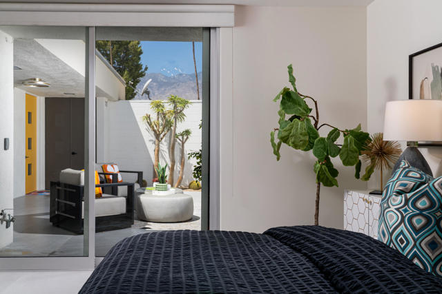 172 Desert Lakes Drive, Palm Springs CA: https://media.crmls.org/mediaz/539ba8d9-a9f2-4750-9261-8c59c523fede.jpg
