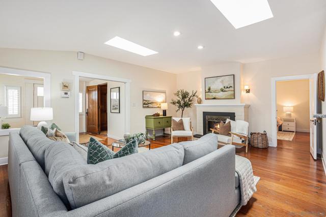 4655 Coronado Ave., San Diego CA: https://media.crmls.org/mediaz/539be5ef-9b07-4430-a918-7487648e7c54.jpg