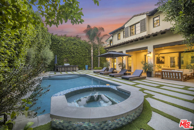 439 S Spalding Dr, Beverly Hills CA: https://media.crmls.org/mediaz/539c13c9-21d1-41d5-aa62-57055976e706.jpg