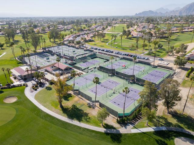40553 Pebble Beach Circle, Palm Desert CA: https://media.crmls.org/mediaz/539c718a-2a33-42b5-b0aa-cd6bb1d8a20c.jpg