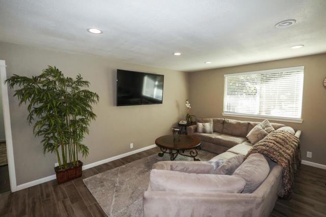 1296 Conference Drive, Scotts Valley CA: https://media.crmls.org/mediaz/539caeda-e776-4b01-a861-29f439cab8e9.jpg
