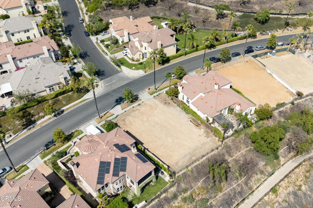3903 Lilac Canyon Lane, Altadena CA: https://media.crmls.org/mediaz/539cc1f0-6a11-4d37-b17c-beaf57aea58a.jpg