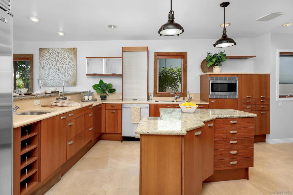 MLS #250037348SD image #19