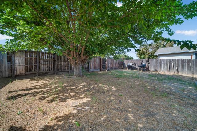 9 W 15th Street, Antioch CA: https://media.crmls.org/mediaz/539d76f8-4b59-4d79-a44b-3d2b247ce3de.jpg