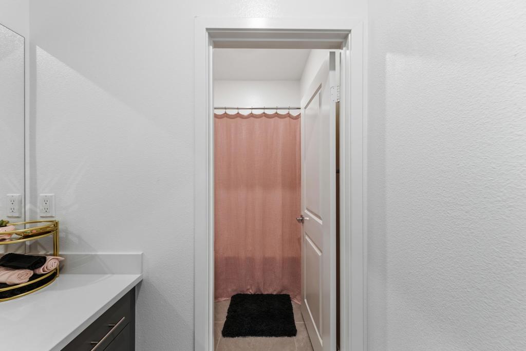 https://media.crmls.org/mediaz/539d9b05-5770-4cb7-8f61-63ab21a047d8.jpg?preset=X-Large