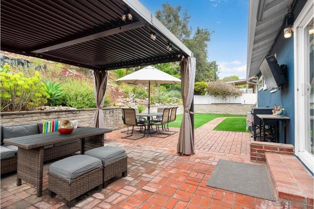 6120 Amaya Dr, La Mesa CA: https://media.crmls.org/mediaz/539dad59-33d3-4cf3-822d-3c0dad426253.jpg